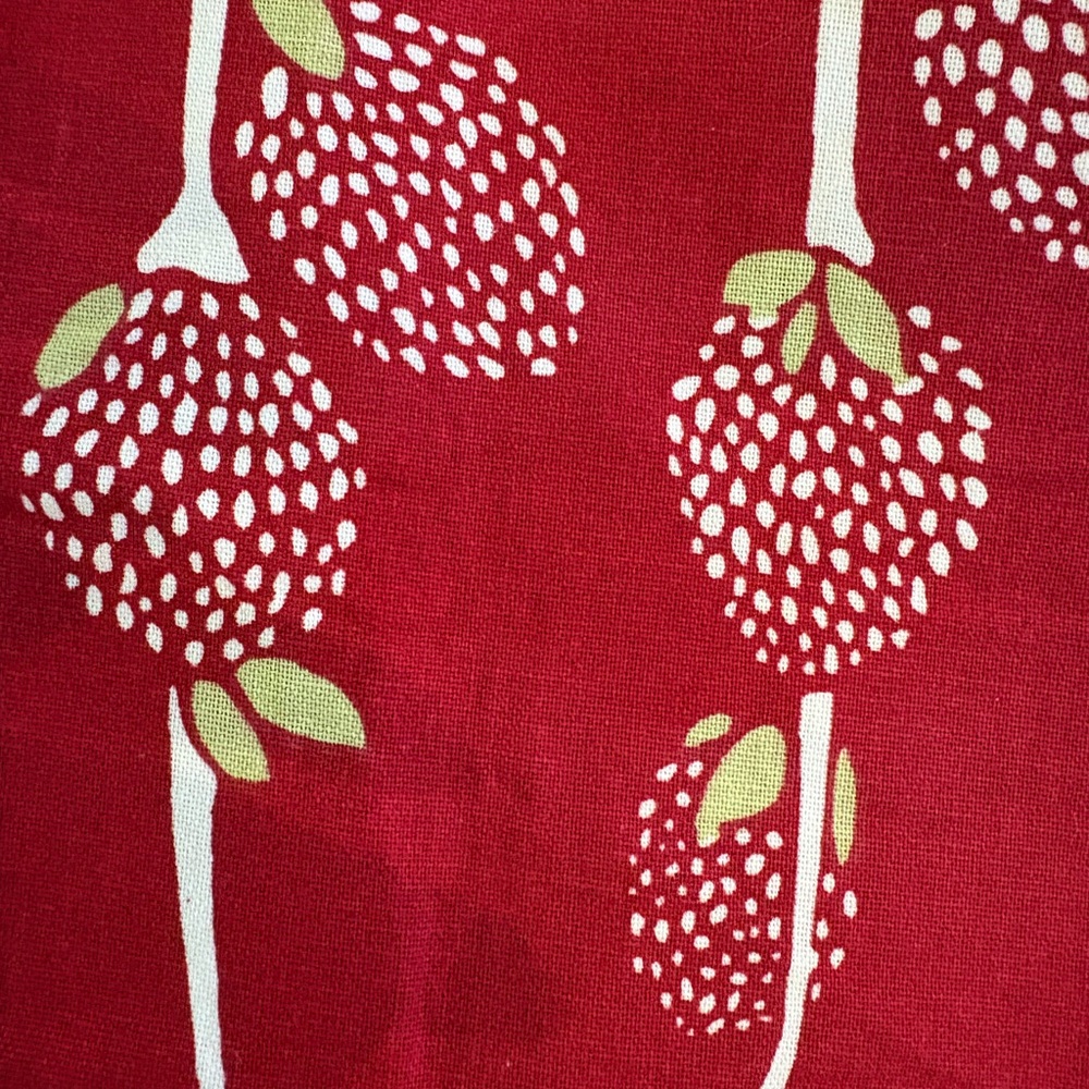 Red Floral Kitchen Linens Set - Picture 2 of 3